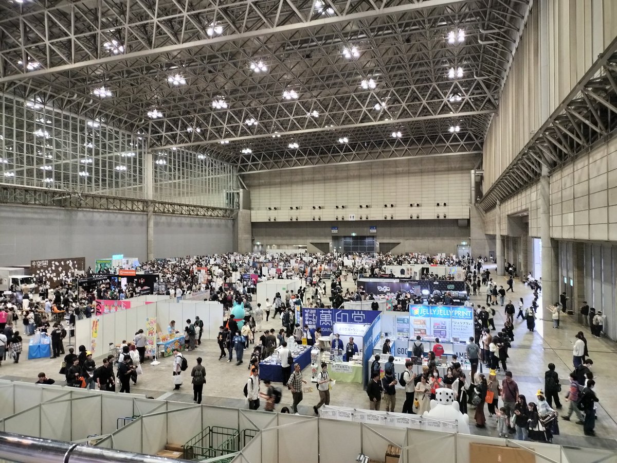 baggamehouse's tweet photo. 今日は、ゲムマに行ってきました。
２日目の午後。ということもあって、少し落ち着いた雰囲気があったような。
最後の写真が今日の戦利品。
今回は狙っていたものをいくつか買えなかったこともあり、こんな感じの結果に。
来週に会があるので、ここらのものをメインに持っていく予定です（ふう） https://t.co/L5DQVWWmOn