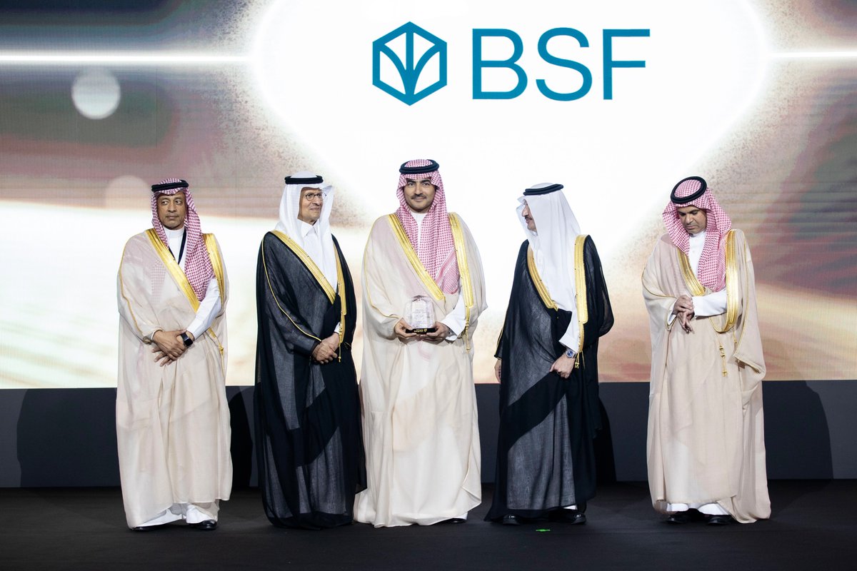 EnergyTech_SA's tweet photo. تكريم البنك السعودي الفرنسي -الراعي البلاتيني- خلال #حفل_التخرج_الثالث_عشر.

كما نتقدم بخالص الشكر والامتنان لهم على رعايتهم المتميزة. https://t.co/0IZkstxQm2