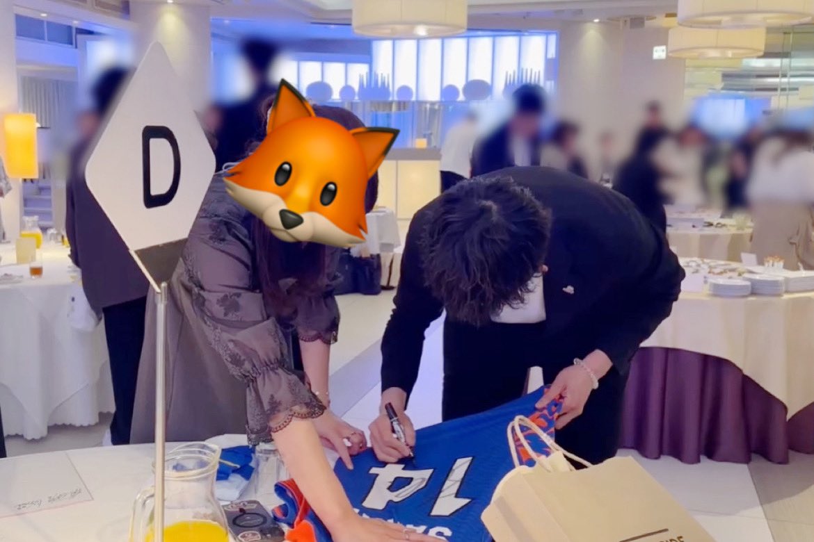 とーま tweet media