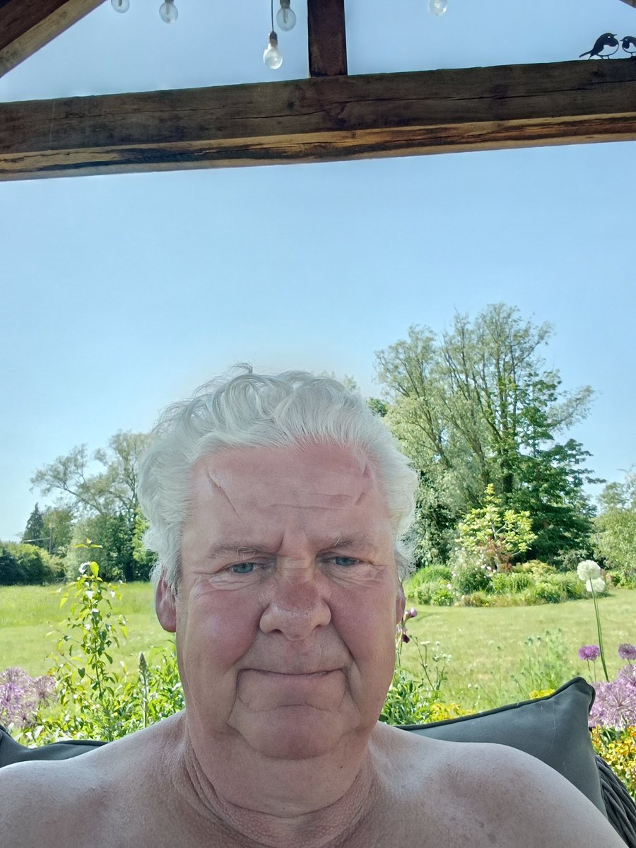 Seancockram's tweet photo. Beautiful day here in Suffolk.. and yes I'm wearing shorts.. https://t.co/d3LoHS2ug0