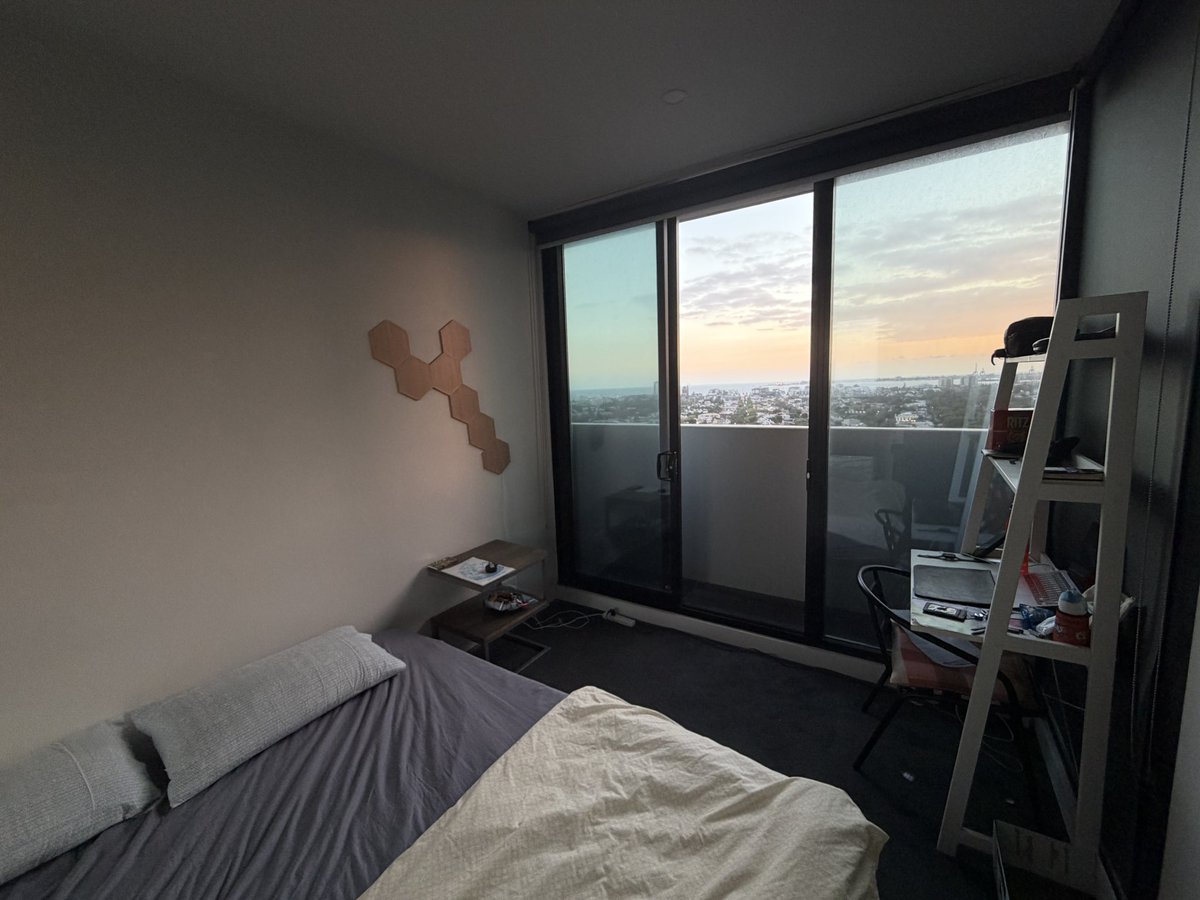 itstoooooooohot's tweet photo. ※短期の募集です。

サウスメルボルンの17階のアパートメントのオウンルームに住んでもらえる方を探しています。

期間 6月13日~6月28日

費用(ビル込み) 週$300 
16日間 $680

最上階にはキッチンやダイニングスペース等の共用スペースがあります。

興味ある方はご連絡下さい。 https://t.co/ZhTBauP3YF