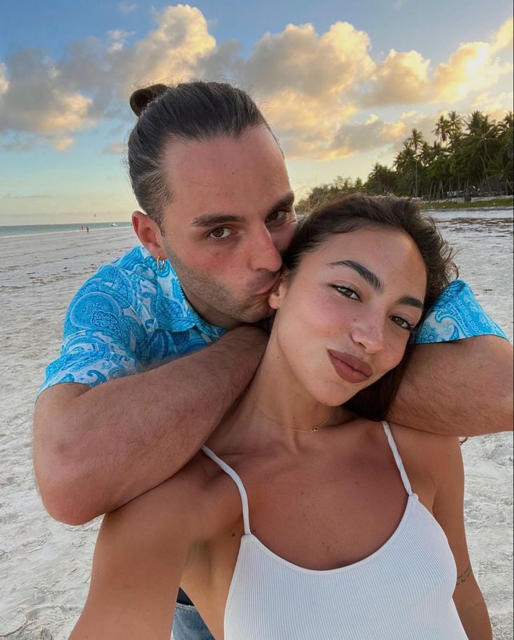 diecixhappier's tweet photo. MAMMA E PAPÀ SI SPOSANO😭😭😭 https://t.co/6SZ8gvglga