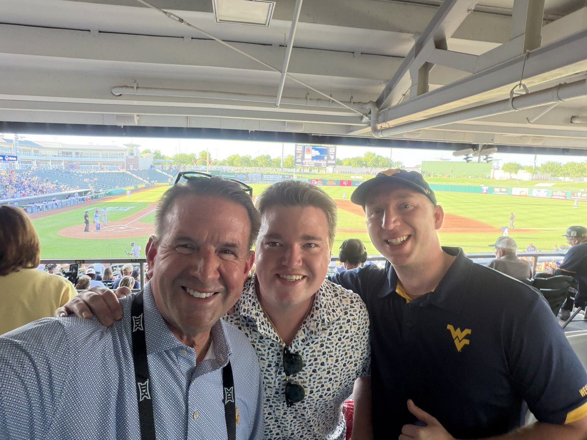 michaeltbenson's tweet photo. One of the best parts of my job @WestVirginiaU is when young @WVUAlumniAssoc come up and introduce themselves and tell me what they're doing

Meet @wvucahs grad Casey who works for @UCIAthletics and @wvuchambers alumnus Mike who lives in Scottsdale and works in health care https://t.co/WSS1quZvPi