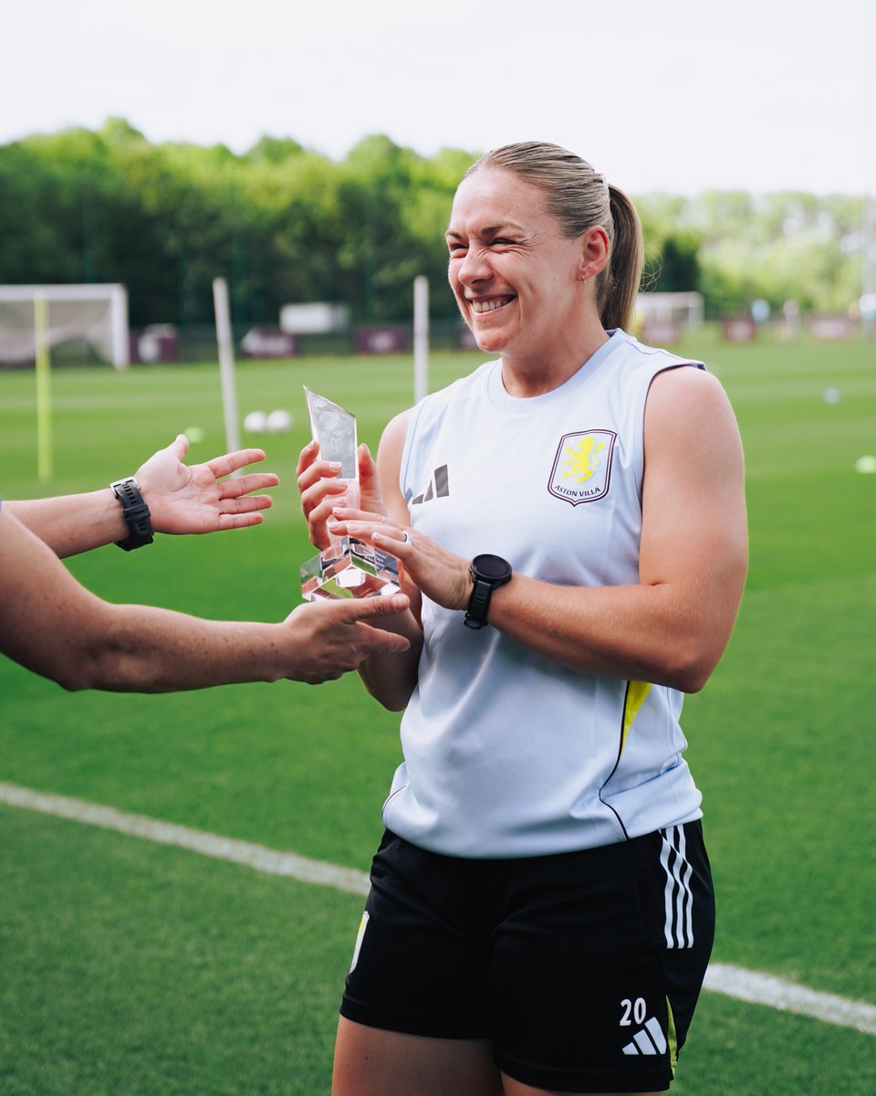 AVWFCOfficial's tweet photo. Supporters' Player of the Season 🏆
Players' Player of the Season 🏆
Goal of the Season 🏆
#BarclaysWSL Goal of the Season 🏆

We're your biggest fans, @KirstyHanson3 💜 https://t.co/dz3VcTdkDH
