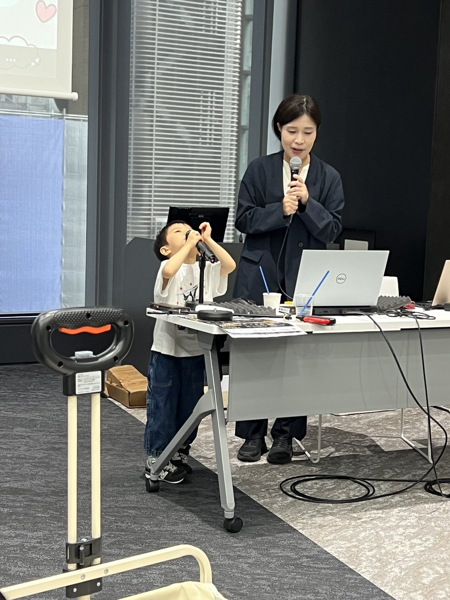 charucharu07's tweet photo. 色んな立場の人にとっての移動しやすい街とはを実証するイベントでした☺️🌈

楽しかったな🎶

長男が運営に混じってマイクでお喋りを許してもらえる空間にも愛が溢れてた✨ https://t.co/3547I2EQlm
