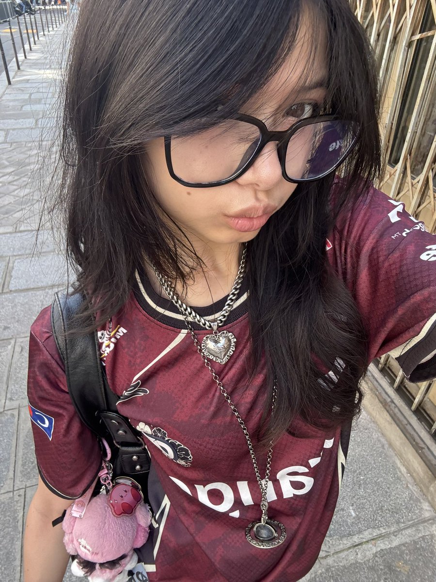 louxmoo tweet media