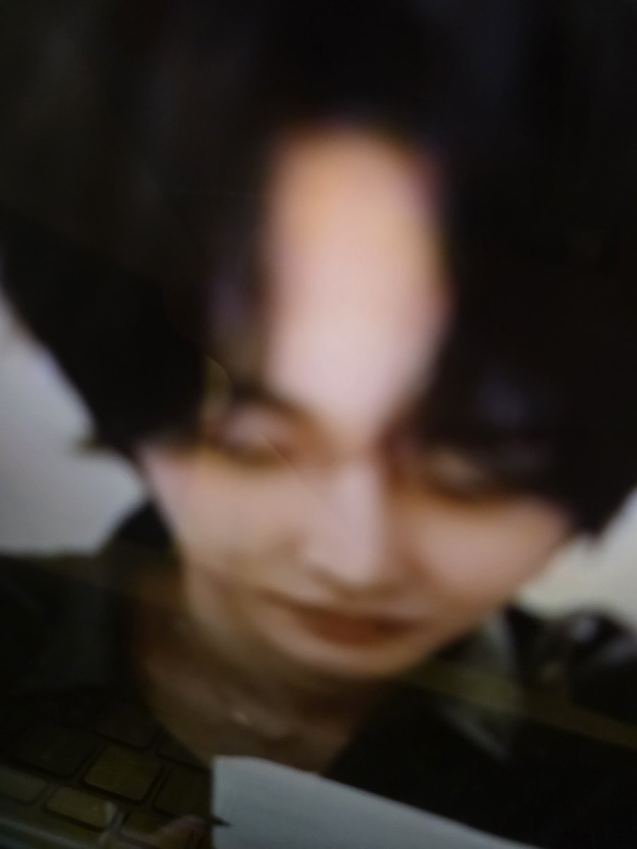 반항아 tweet media