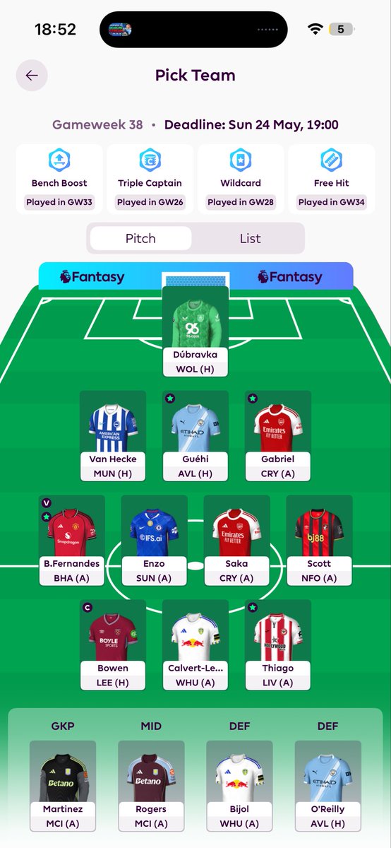 Shok_Dat's tweet photo. @GameweekGuru Would you start anyone from the bench please https://t.co/Rwquya171L