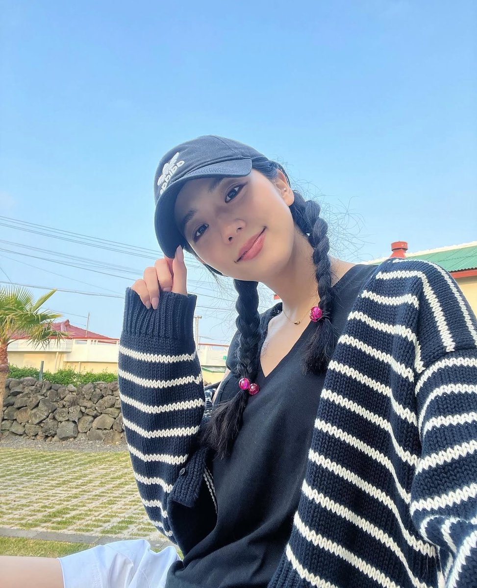 𝑱𝑱 👯♀️ tweet media