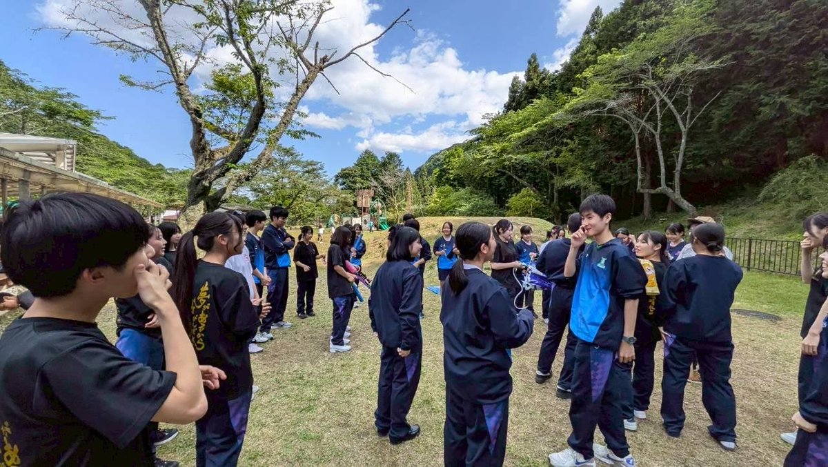 NCSwind's tweet photo. こんにちは！沼商吹奏楽部です🎶

先日行われた、｢ハイスタ！｣が終わったその足で、父母会の皆様が計画してくださったBBQに桃沢野外活動センターまで行きました！

BBQの様子をお届けします📷

#沼商吹奏楽部 #吹奏楽部 #吹奏楽 #BBQ #沼津商業高等学校 https://t.co/JcDCfTXGRR