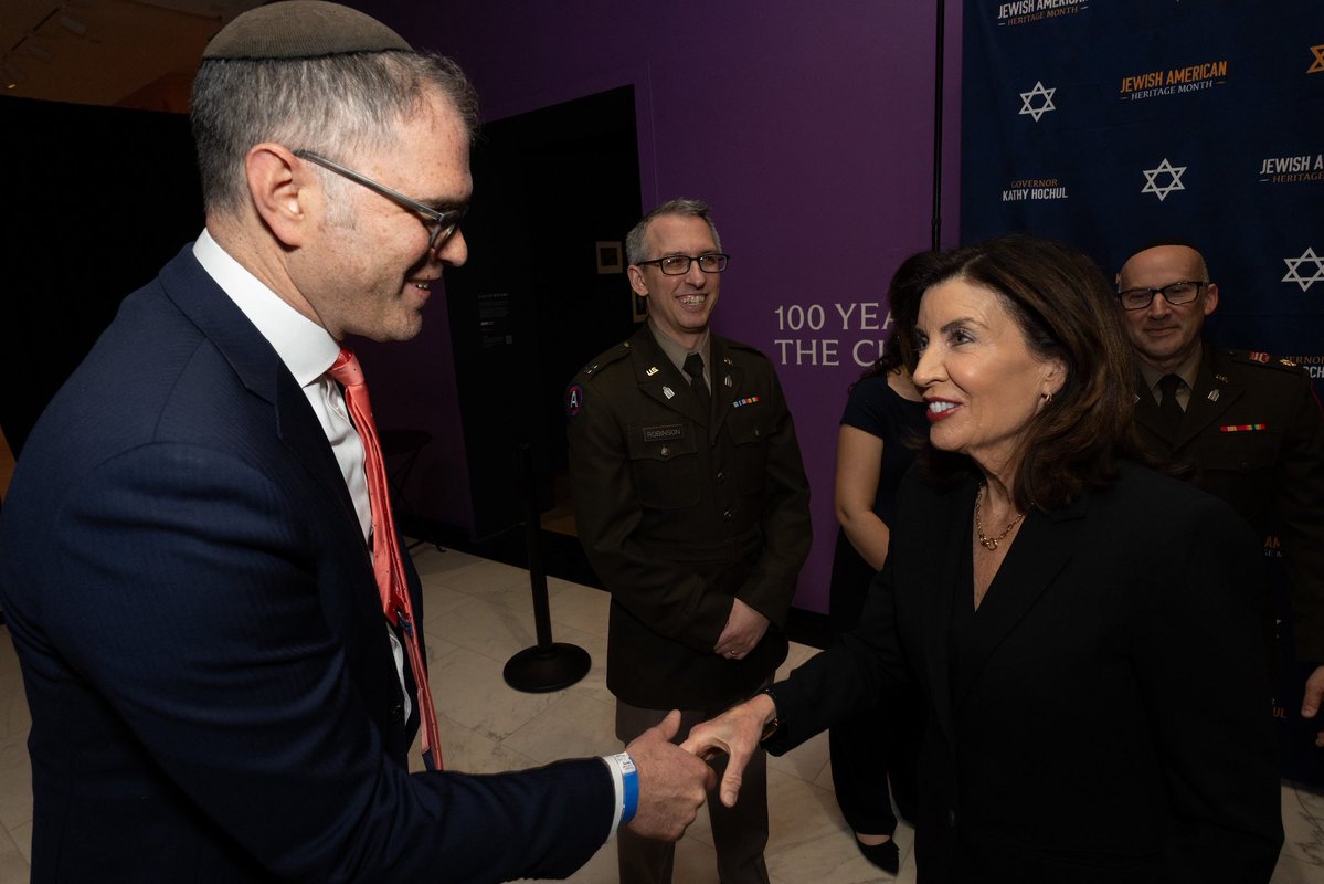 Governor Kathy Hochul tweet media
