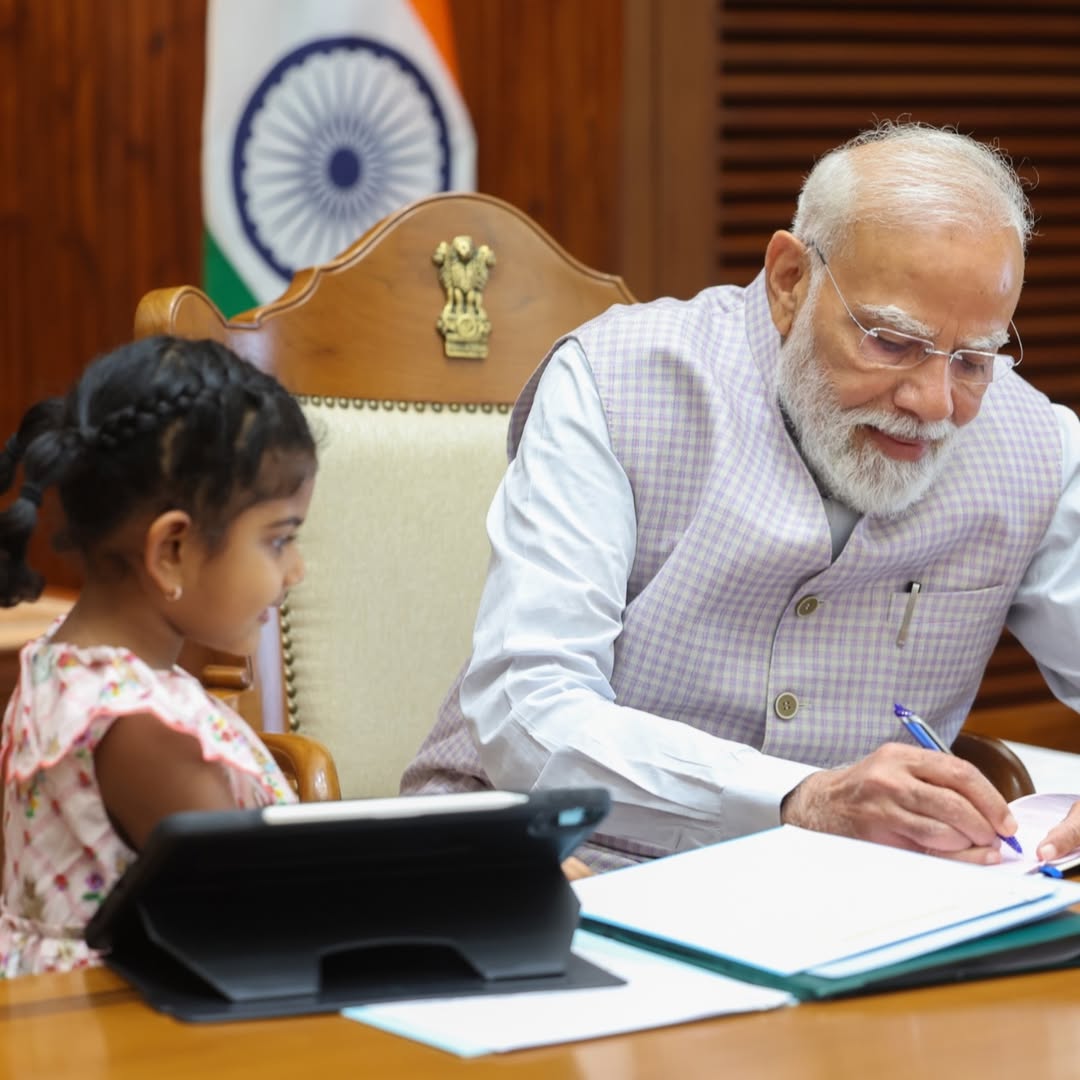 mygovindia's tweet photo. Young Friends, Big Happy Vibes!

Pure wholesome energy as PM @narendramodi shares adorable moments with his little buddies.

#LeadershipOfPMModi https://t.co/o8NreFmBlg