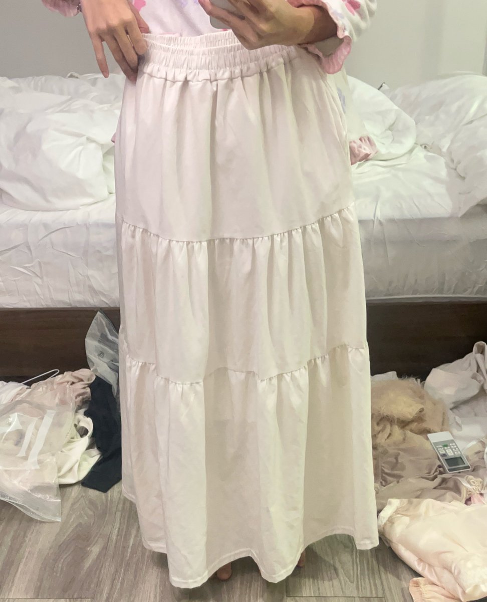 fallengodindark's tweet photo. กระโปรงยาว เอวfree size 

s,m 

60 https://t.co/9qdtdBAo5W