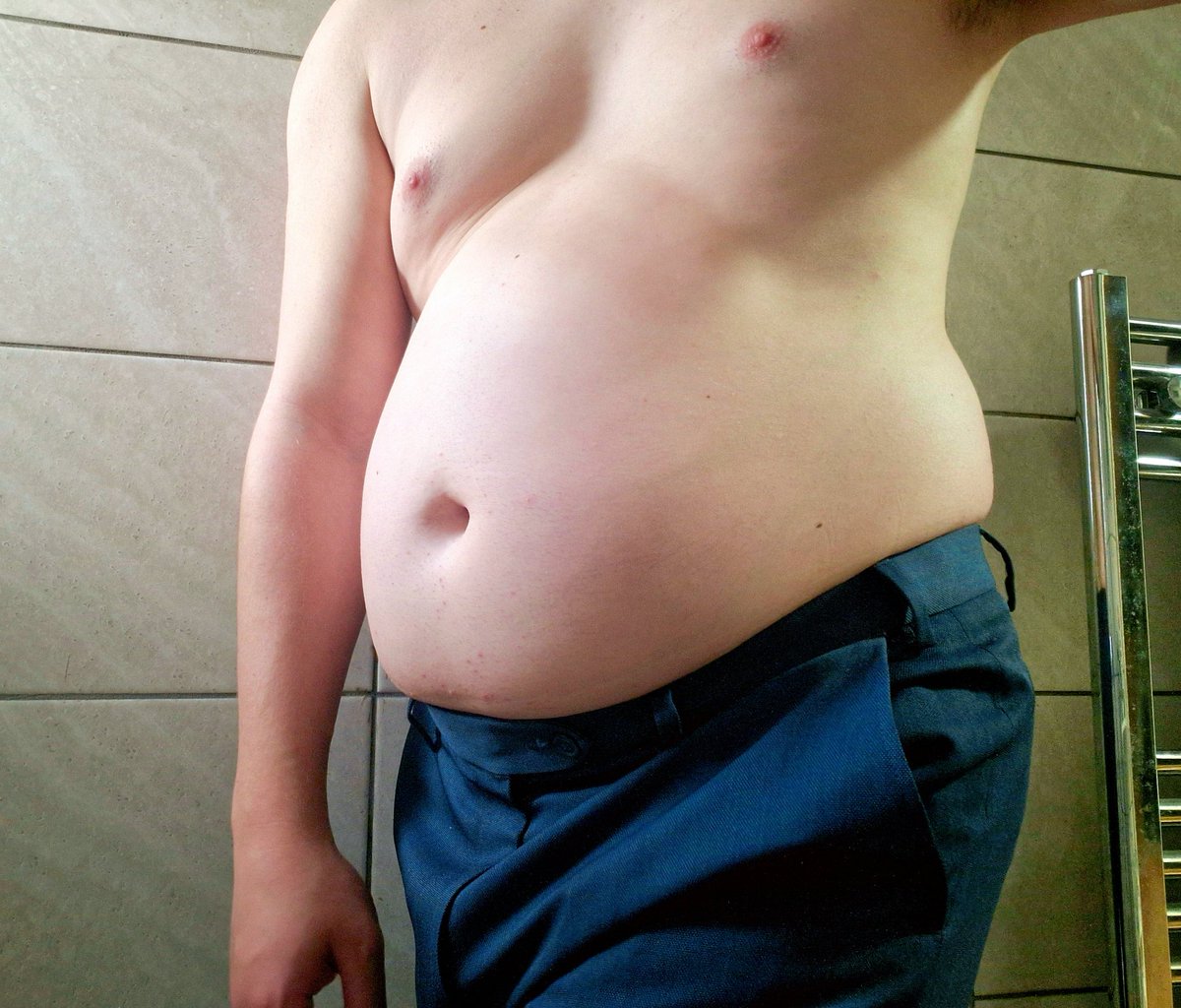 Jawtin3's tweet photo. Thrifted some new trousers for an absolute steal, and they fit like a dream. Still, feels good to have the belly out over the waistband though ๐
#feedee #feedism #malefeedee #weightgain #fat #belly #exjock #gettingfatter https://t.co/YUUqnlg6AG