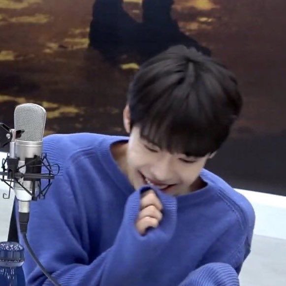 포엔 tweet media
