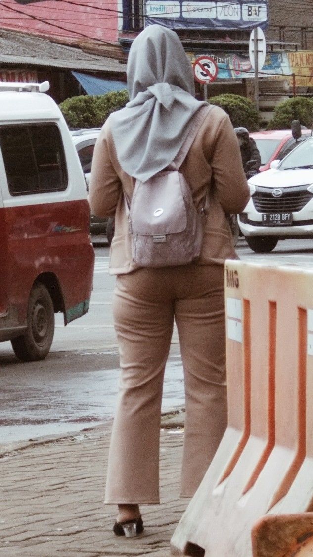 Candid Random tweet media