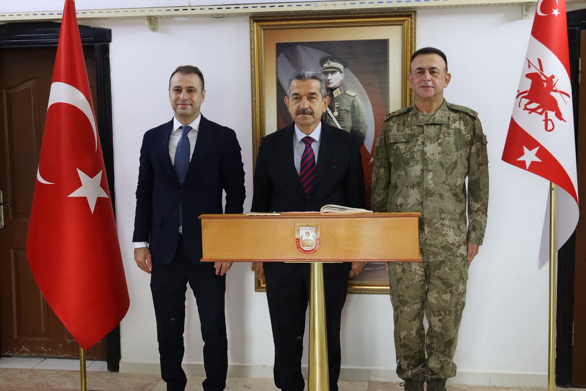 uluderekm's tweet photo. Valimiz Sayın Birol EKİCİ, Kaymakamımız Sayın Ekrem Ender ERGÜN ile birlikte,

Şenoba 48. Hudut Tugay Komutanlığını ziyaret ederek, Tugay Komutanı Tuğgeneral Sayın Murat YEŞİLKÖY ve kahraman Mehmetçiklerimiz ile bir araya geldi. https://t.co/6NebxCJoWn