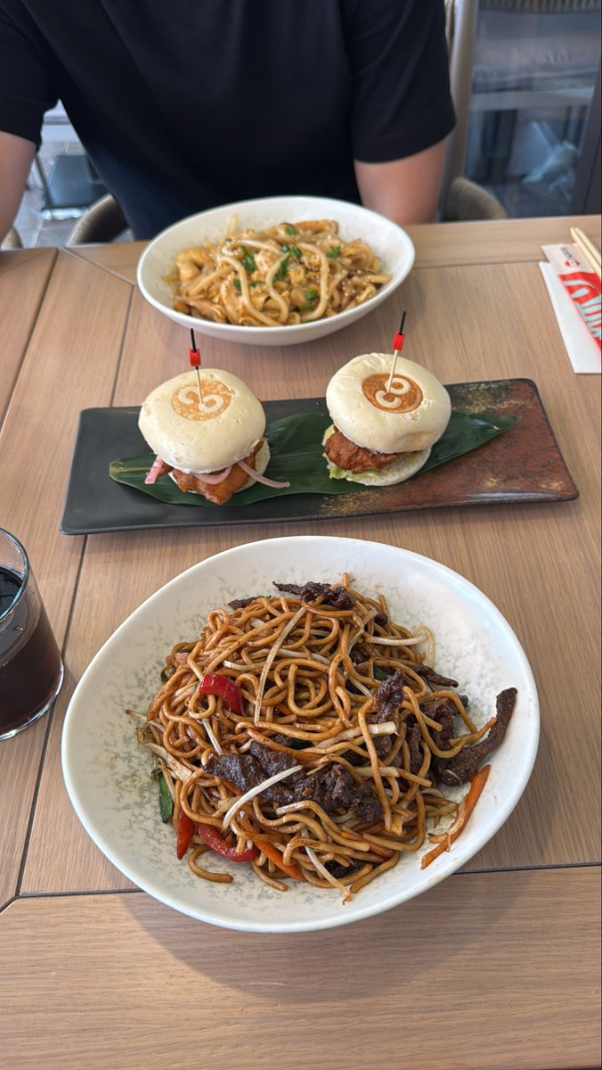 ozeeynep's tweet photo. Leziz sevgilimle, leziz öğlen yemeği🍜 https://t.co/HCFOaki0F2