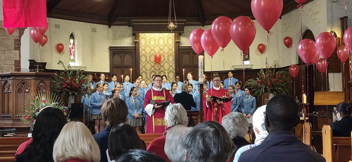 schonken's tweet photo. Celebrating #pentecost at St Luke’s Mosman Park with the St Hilda's Anglican School for Girls chorale and sacristans. Thank you all and blessings. https://t.co/UrgUvXVwJj