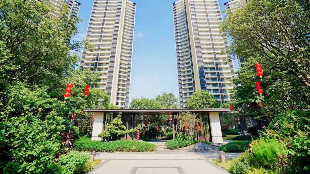 CSCECNEWS's tweet photo. Recently, two residential projects developed by CSCEC received a silver award and an excellence award, respectively, in the real estate category at the 6th Asia Habitat Landscape Award (AHLA).
 https://t.co/Eeo9aUeSSn https://t.co/URTIKoPrpt