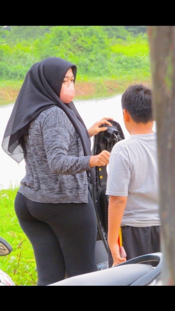 Candid Random tweet media