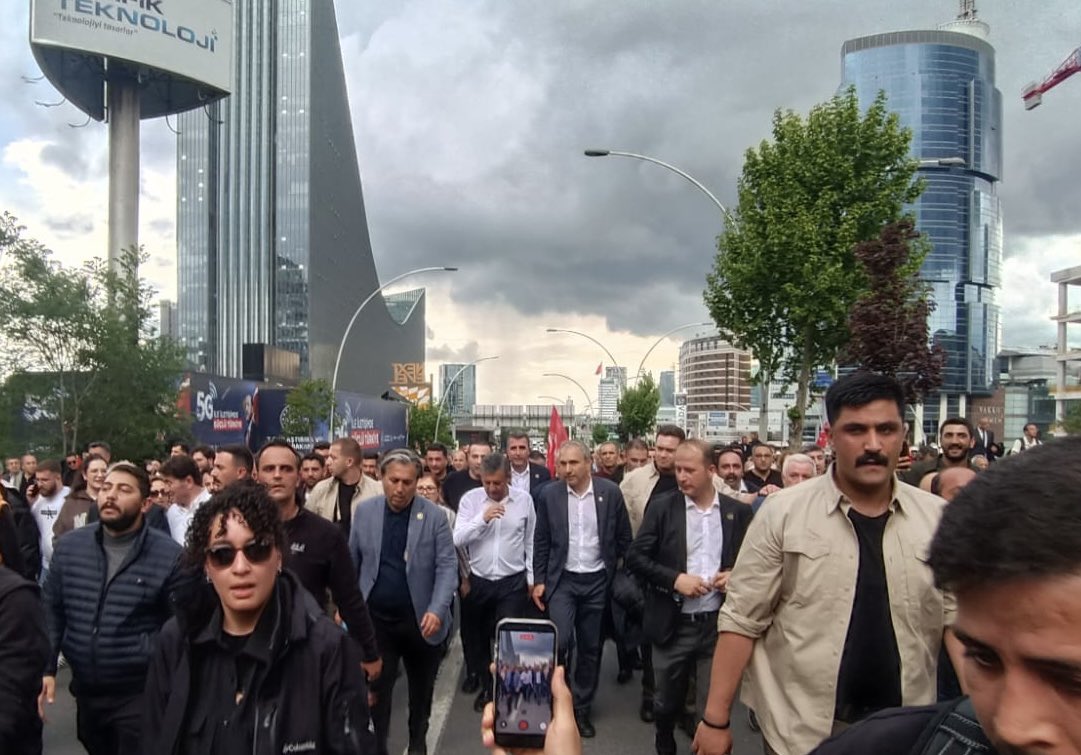 Suat Özçağdaş tweet media