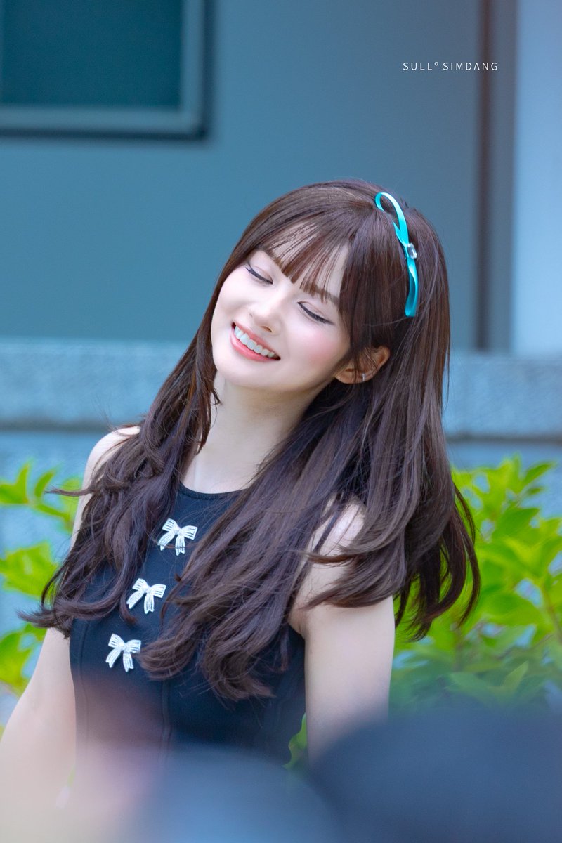 Sull_SimDang's tweet photo. 260523 HQ

까꿍

#NMIXX #엔믹스
#설윤 #SULLYOON https://t.co/32UNuT0Esb