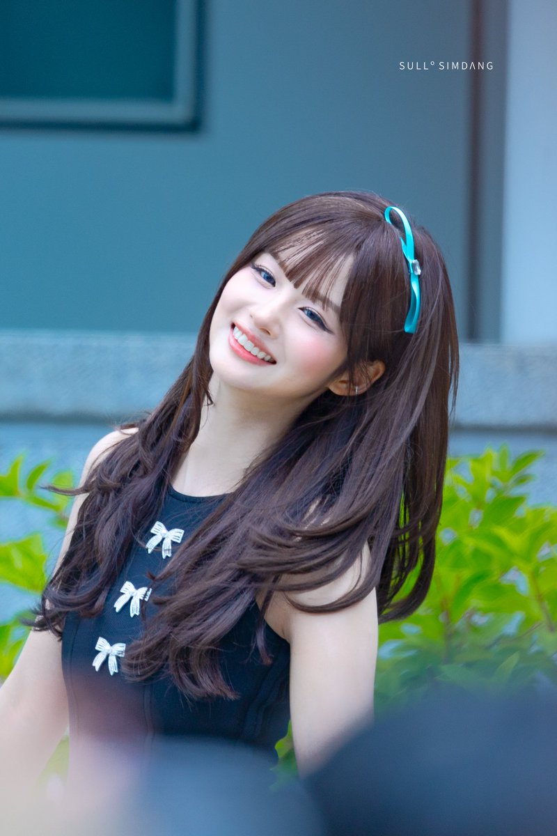 Sull_SimDang's tweet photo. 260523 HQ

까꿍

#NMIXX #엔믹스
#설윤 #SULLYOON https://t.co/32UNuT0Esb
