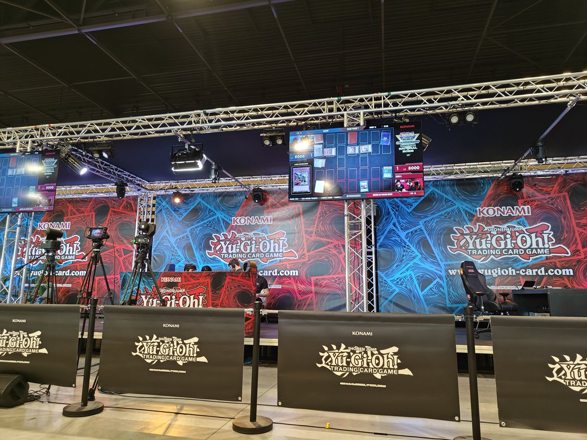 BaptJAJA's tweet photo. Petit duel du champion du monde, il a fini 2-1 et continue le tournoi !
#yugiohnational2026 https://t.co/zCrFjXzLAz