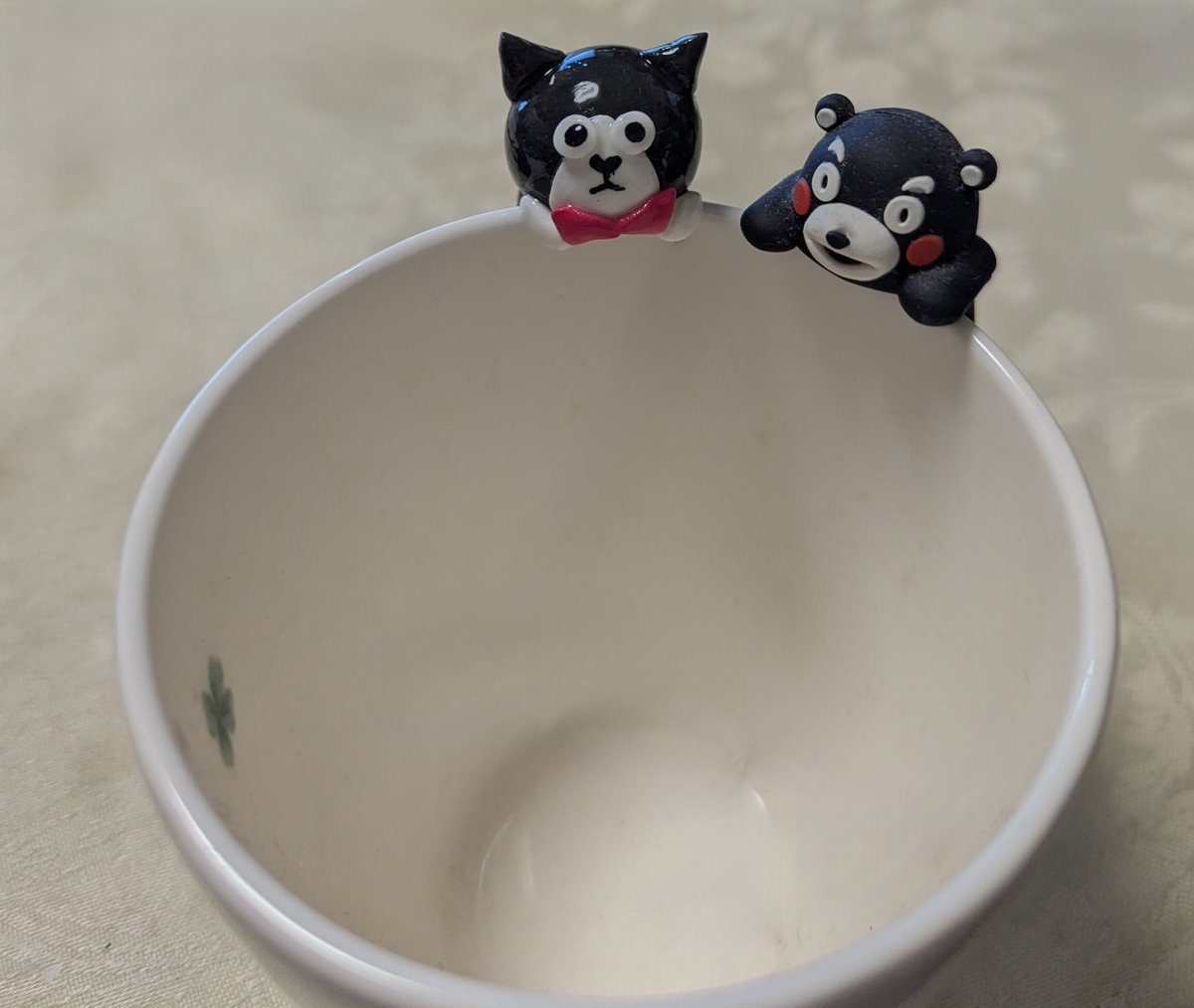 lynx_tip's tweet photo. 「サブちゃんのぶら下がりミニフィギュア」が届きました🎵
可愛い💕
くまモンとも一緒にパシャリ❣️
＃猫のサブちゃん https://t.co/cbu4iLUxt8