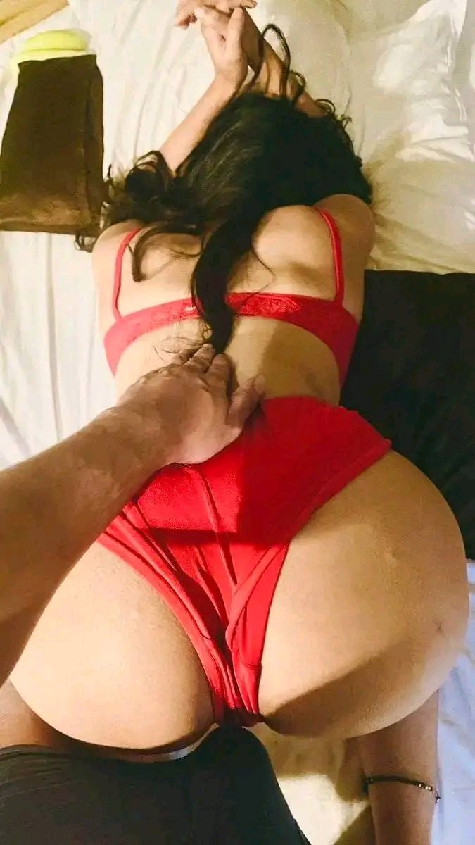 THE_DEVIL005's tweet photo. Divorce  के बाद @delicious_horny  के पास दो रास्ते थे 
या तो सड़क पर धक्के खाये या बिस्तर पर धक्के खाये 
तो इस हवस से भरi रंडी ने दूसरा रास्ता चुना जितना दर्द मिलता हैं इस चुदक्कड रंडी को उतना ही सुकुन मिलता हैं 🥵 🥵 मेरे लोड़े के नीचे आते ही साली मूत देती हैं 💦💦🥵
@its_taanu https://t.co/hyf41MDYaK