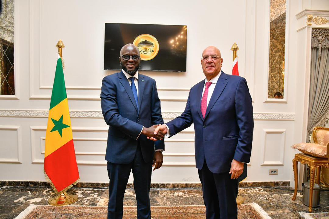 assembleesn's tweet photo. Le Président de l’Assemblée nationale du Sénégal, Monsieur El Malick Ndiaye, est arrivé au Caire ce jeudi matin pour prendre part à la célébration de la Journée de l’Afrique organisée par le Parlement égyptien, dont il est l’invité d’honneur.

Dans l’après-midi, le Président El Malick Ndiaye a rencontré son homologue égyptien, Monsieur Hicham Badawi, Président de la Chambre des représentants d’Égypte, dans le cadre d’une séance de travail consacrée au renforcement de la coopération parlementaire entre les deux institutions.

Les échanges ont porté sur plusieurs axes d’intérêt commun, notamment le partage d’expériences en matière de diplomatie parlementaire, le renforcement des relations entre les commissions spécialisées, ainsi que la promotion des échanges entre les deux pays.

#ansen #senegal #diplomatie #parlement