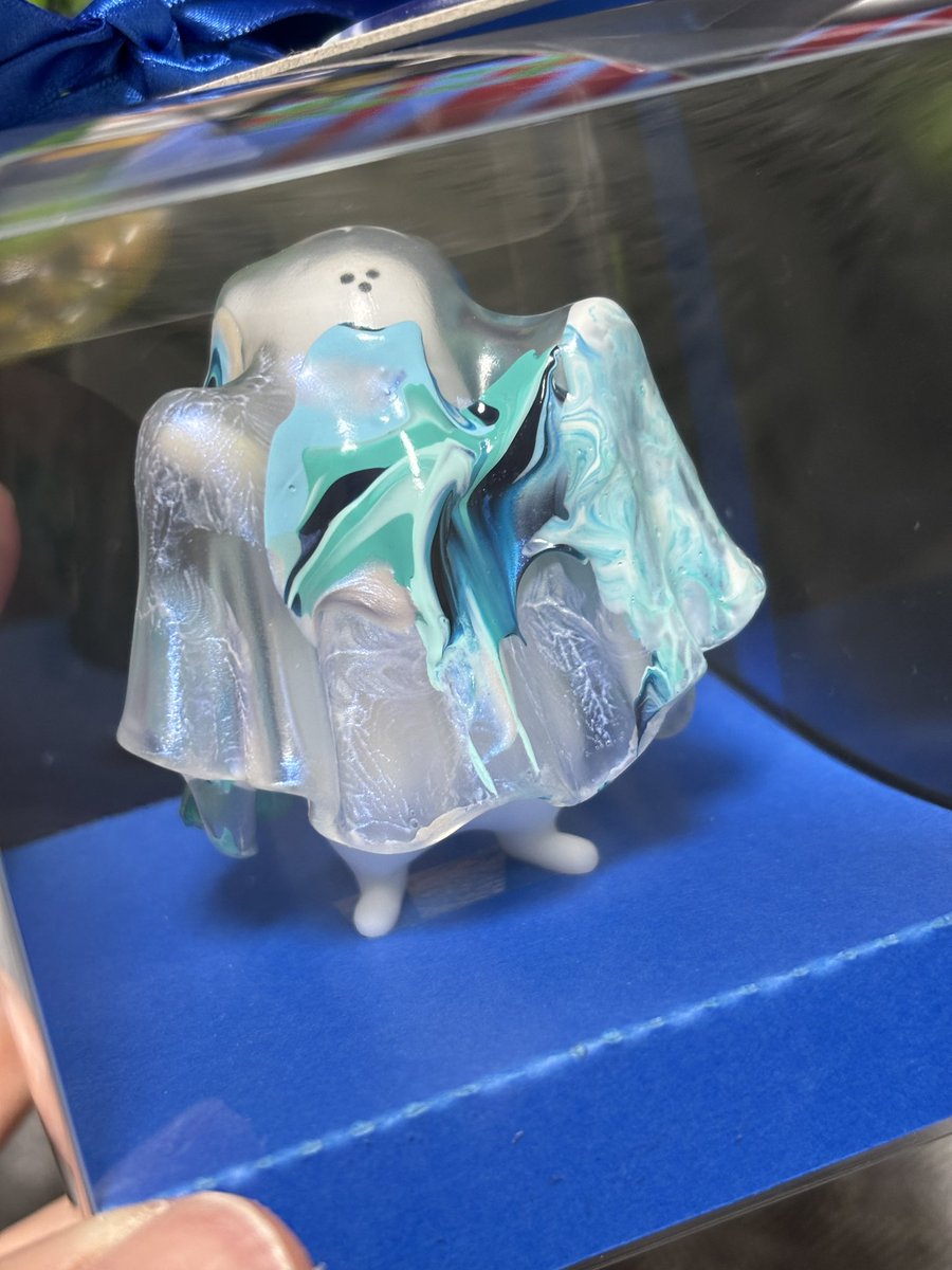 kogosepokapoka's tweet photo. デザフェスぶらぶら遊びに行ってました
めちゃくちゃかっこいいガゼルを手に入れてしまった……
なみこじょもいっこ一個違ってて大変良かった https://t.co/G3ZpGd2bXn