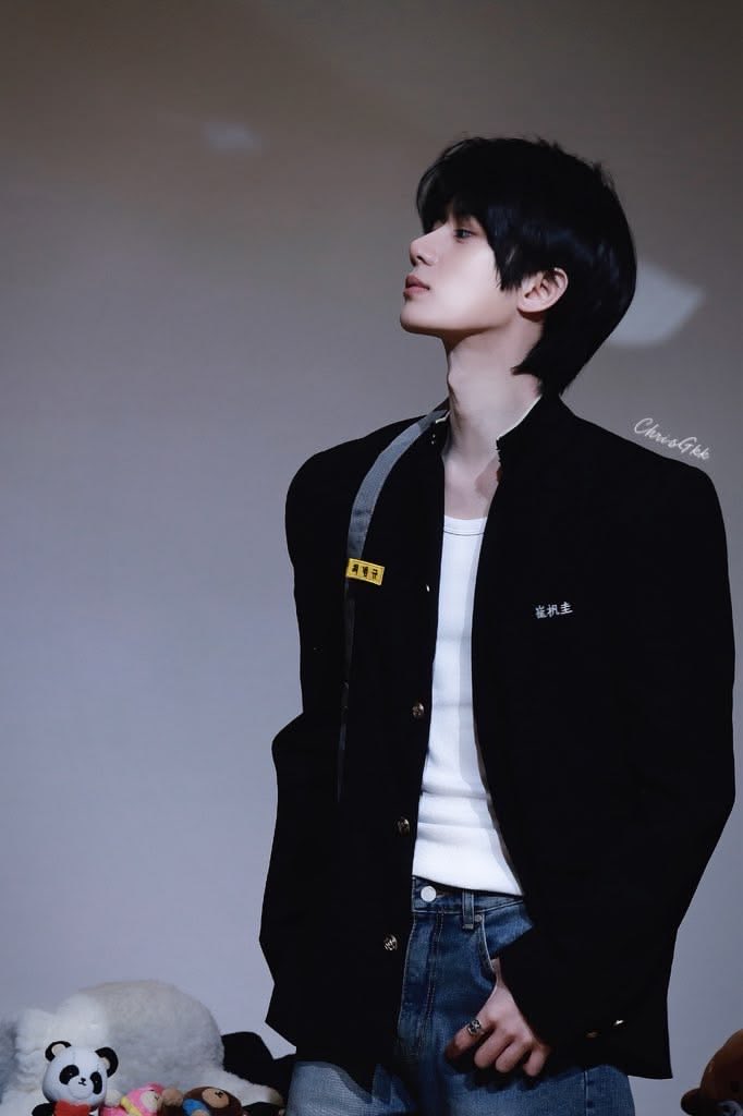 밤툐 tweet media