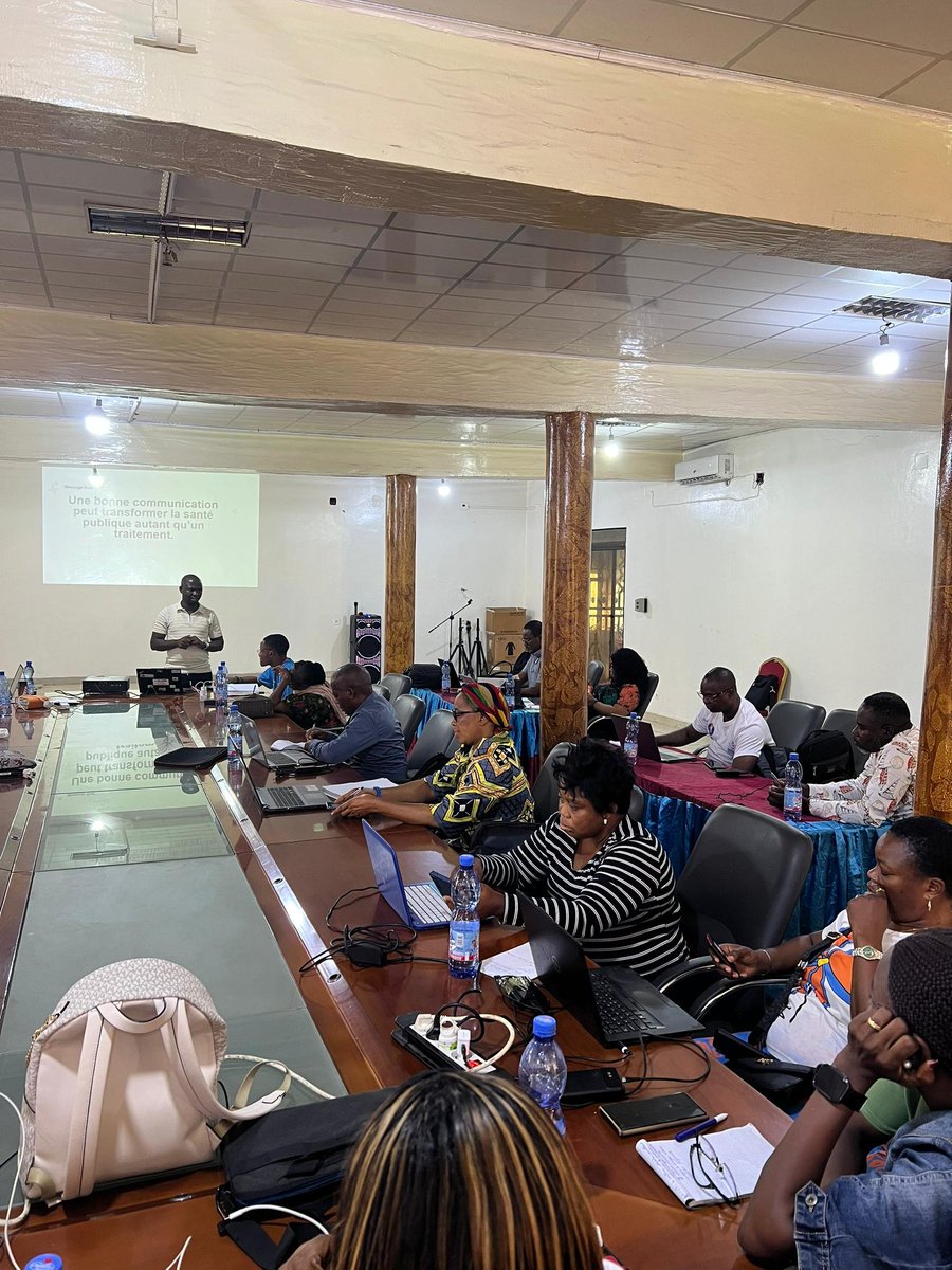 Emmanuella92004's tweet photo. Jour 3 atelier @PnsaD5822 
Une étape cruciale commence. Après les sessions d'orientation, les experts entament officiellement la conception des contenus éducatifs destinés aux adolescents et jeunes en développant les thématiques clés pour leur bien-être 
 @MinSanteRDC @OngUnion https://t.co/6Y3jEedISW