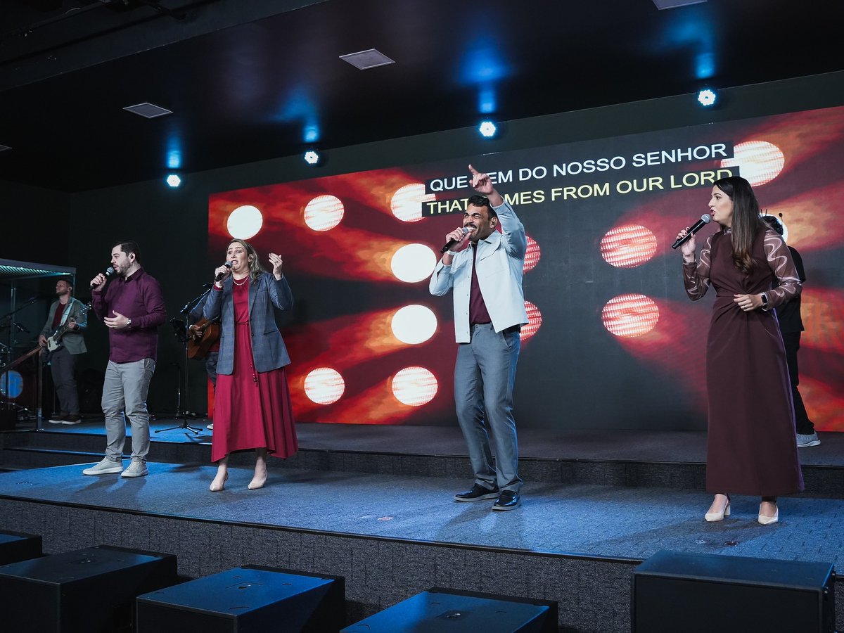 verbodavida's tweet photo. A última sessão da Conferência de Ministros Centro-Oeste/Norte 2026 começou em um ambiente de gratidão ao Senhor. Entre vozes, instrumentos e declarações de amor a Jesus, os ministros celebraram a melhor escolha desta manhã: estar na presença d’Ele.

#MinistrosVerboDaVida https://t.co/veRJsvt8BN