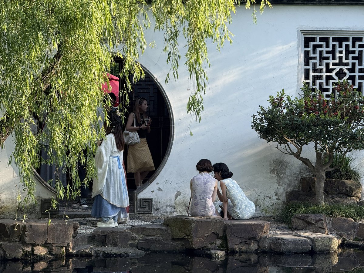 knighttreecat's tweet photo. 跟着树猫游中国🐱🐱——中国江苏，苏州怡园。#ChinaTravel #中国旅游 https://t.co/qrzPcWrFXF