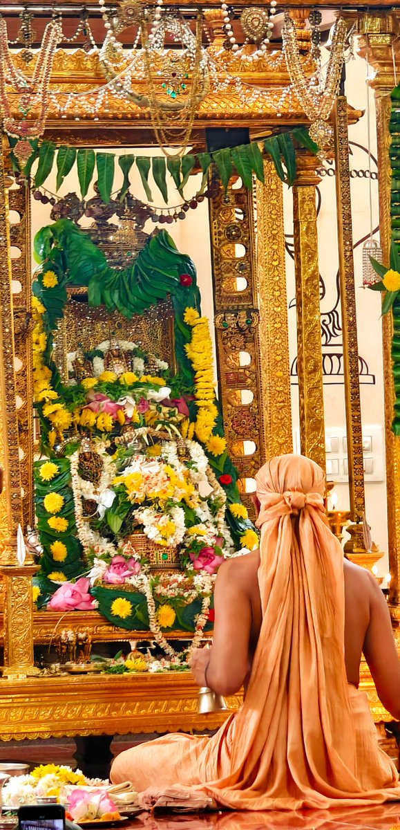GuttalPguttal's tweet photo. ಆವನಾವನ ಕಾಯ್ವ ಅವನಿಯೊಳಗೆ ದೇವದೇವೇಶ ಶ್ರೀಹರಿಯಲ್ಲದೇ 🙏
Today Sri Moola Ramadevara pooja at Uttaradi matha, Mysuru https://t.co/YgQRKQIyXv