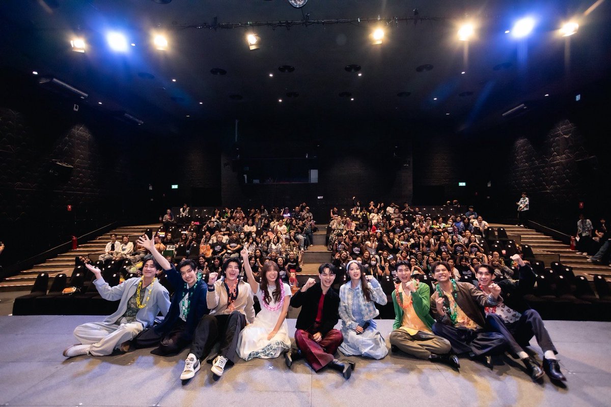 markpoom_psn's tweet photo. ขอบคุณทุกคนที่มางานเมื่อวานมากๆครับ วันศุกร์หน้า EP สุดท้ายละนะ!
#เพชรประกายรักส่องใจ
#เพชรประกายซีรีส์
#BLINGBLINGTHESERIES
#COPYABANGKOK https://t.co/dQRzOVhwHw