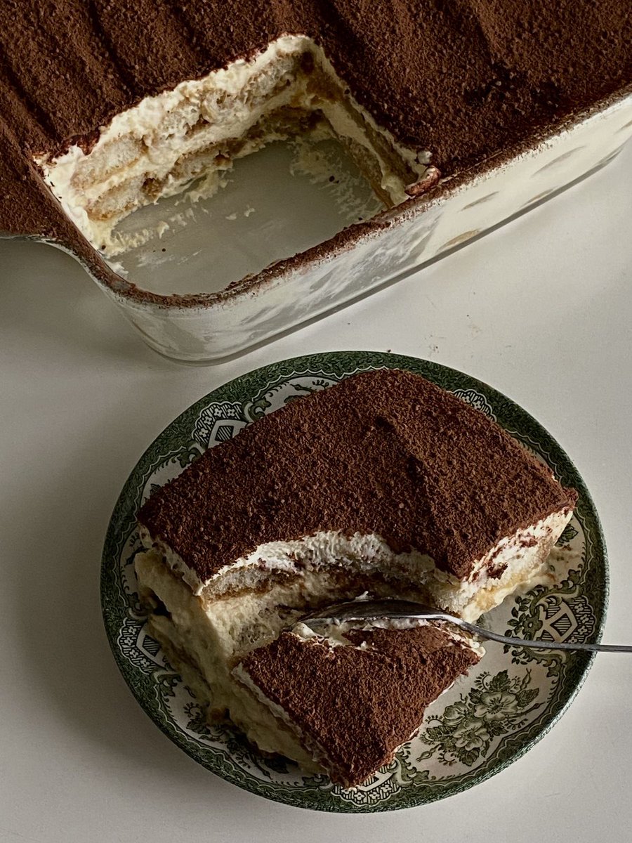 shewtiepie's tweet photo. desert food poll for #edrtwt
cals don’t count
#shedtwt #edrtwt #foodpool #ricecaketwt https://t.co/Q1tML491tb
