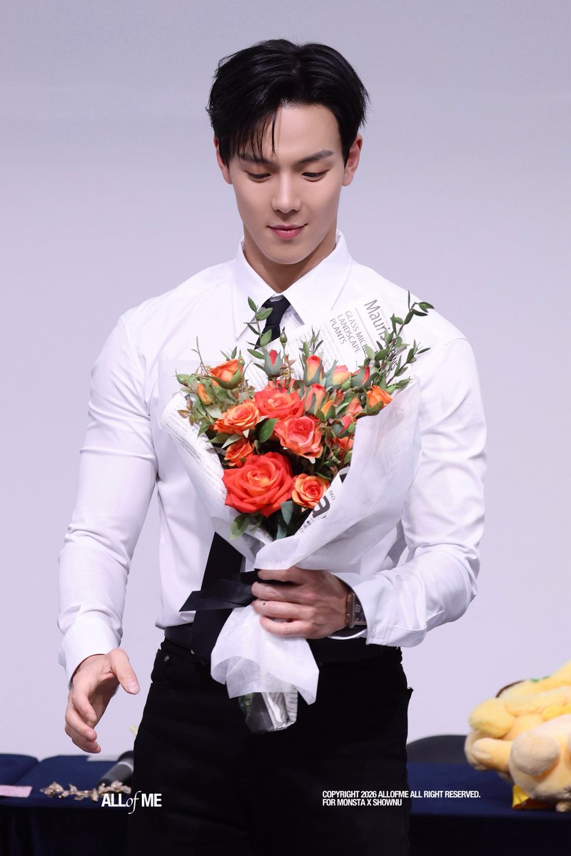 ALLOFME_SHOWNU's tweet photo. ▫️260524 ♡˗ˏˋ ꒰ 🌹 ꒱ ˎˊ˗♡
#셔누 #SHOWNU #LOVEME #DoYouLoveMe https://t.co/eXpfazgKED