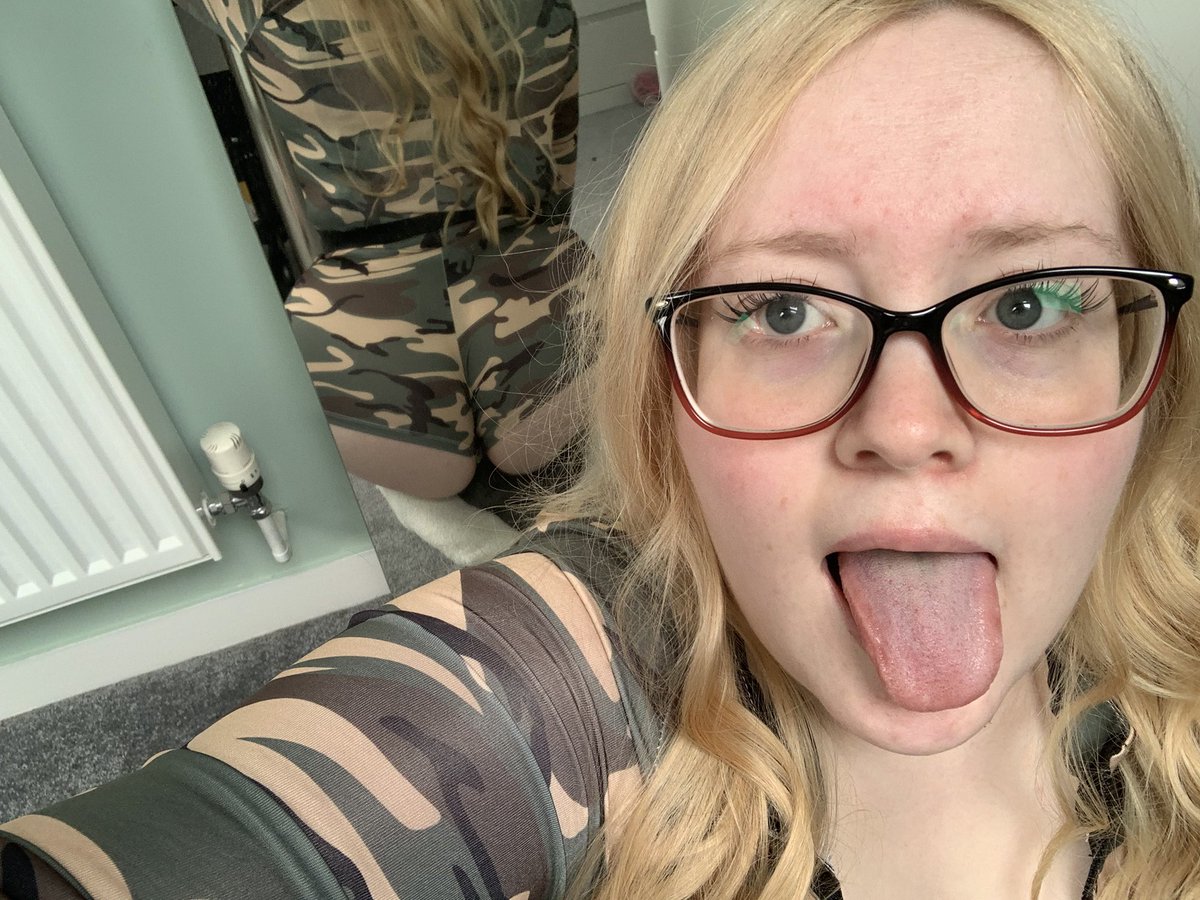 Lily tweet media