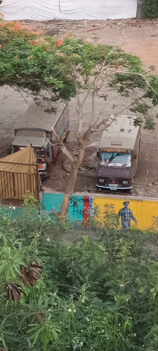 sumoric's tweet photo. @MTPHereToHelp Heavy vehicle parking illegally in an open plot in Pestom Sagar road no.4  Chembur west, opposite Silvercrest and Seagull buildings, Angelore society. Please take action as appropriate https://t.co/ieBsP1baVy