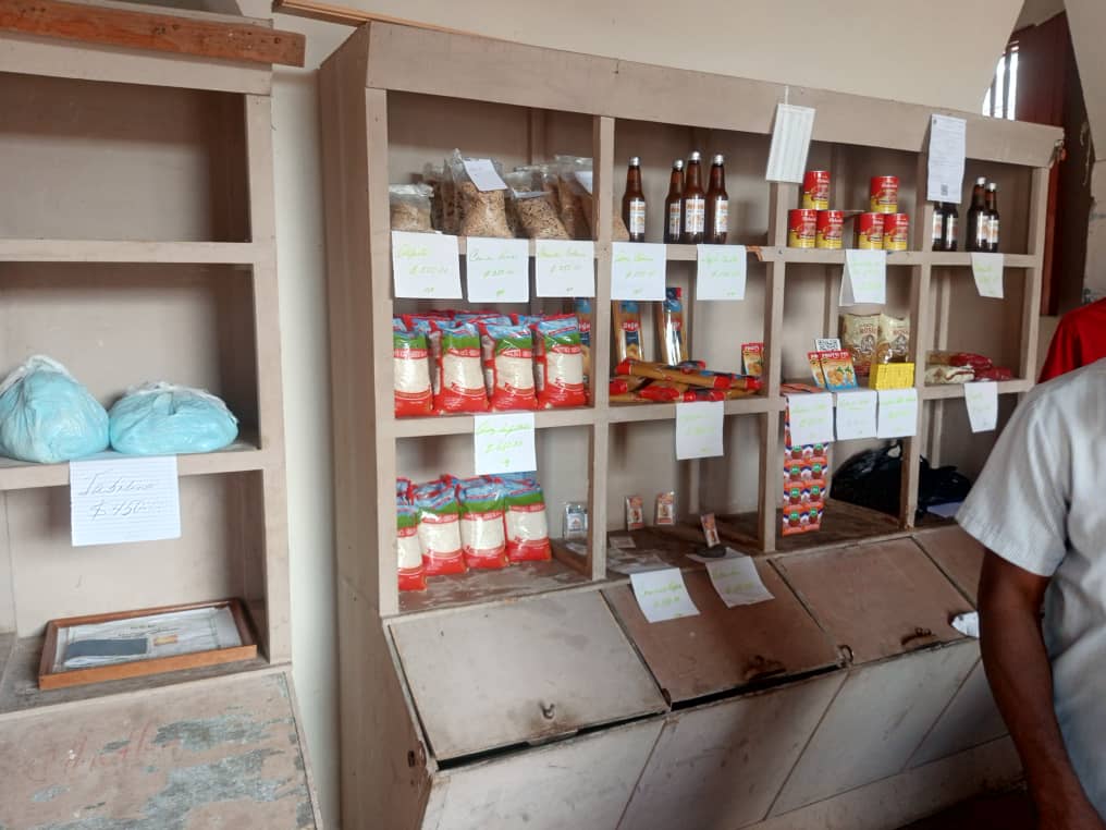 GeciCamaguey's tweet photo. inmersos en las transformaciones y los retos, conscientes de que la unidad de nuestro pueblo nos hará salir adelante a pesar de las dificultades.
#ComercioCuba
#CubaEstáFirme https://t.co/lPYmZ4mO8l