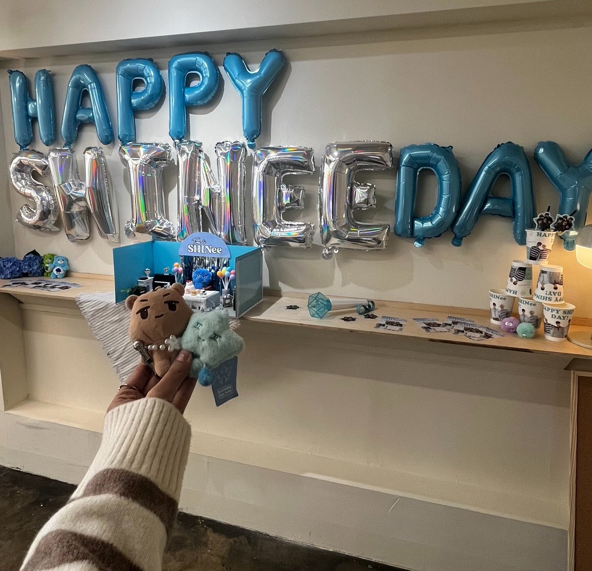 525selene's tweet photo. Went to the SHINee cafe event at Hey Cafe today ๐ฉต Everything was so lovely and cute~
#์ค์ด๋ #SHINee #TimetoSHINee https://t.co/gCubtWcGMl