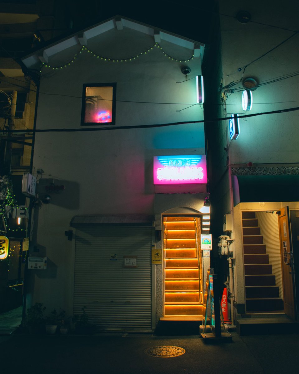 ian___lui's tweet photo. late night roaming 🏮 https://t.co/j5monpgBfP