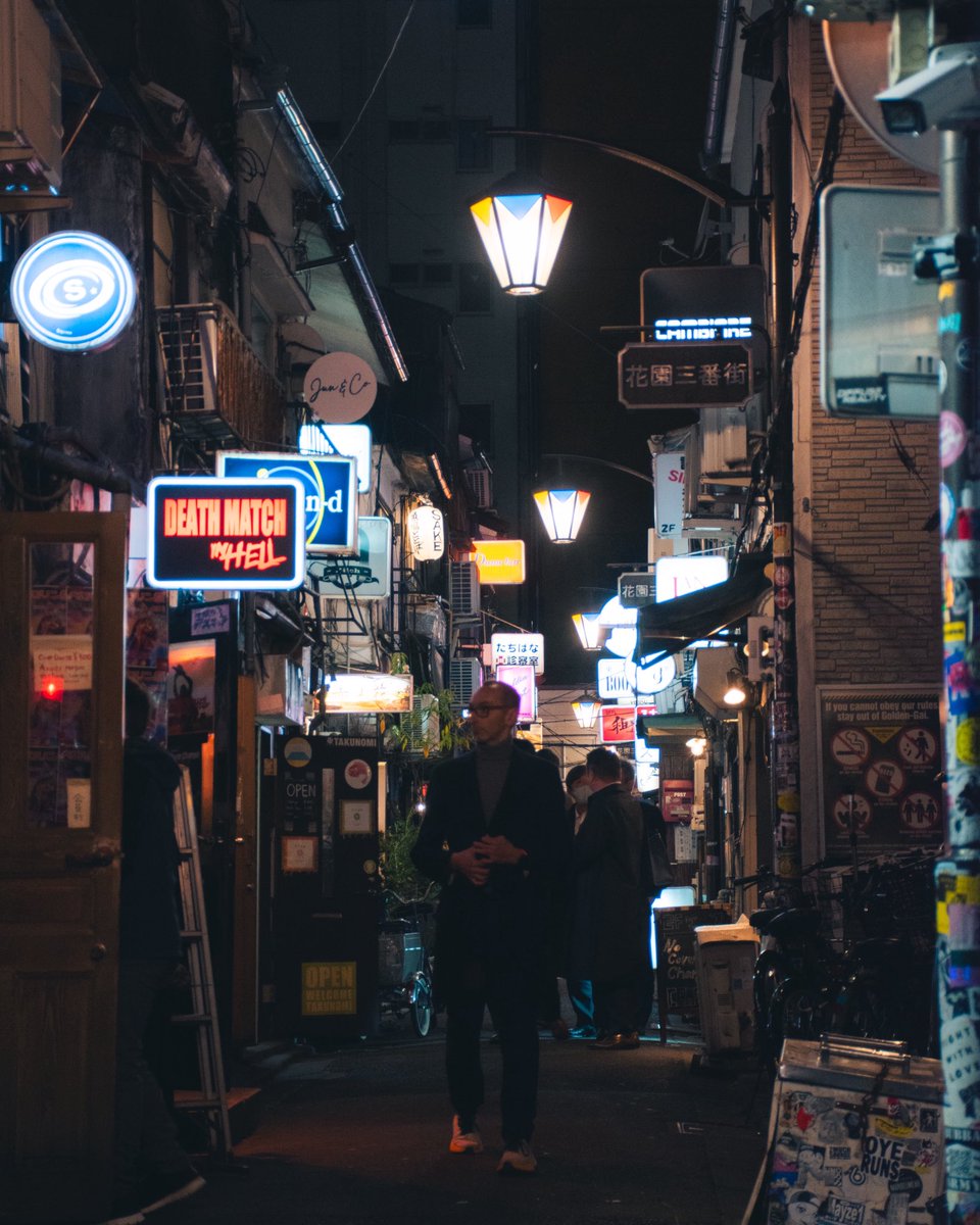 ian___lui's tweet photo. late night roaming 🏮 https://t.co/j5monpgBfP