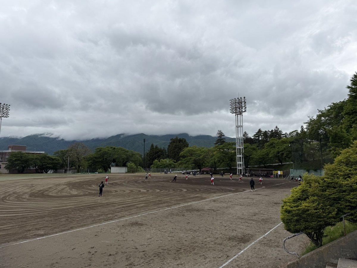 teikyo_softball's tweet photo. 本日はNeo Wingsさん、甲府城西高校さんとの練習試合でした🥎昨日に引き続き型を意識しながら取り組みました👊来週には長野県も中学生の大会が始まります‼️皆さんの活躍を期待しています😊対戦ありがとうございました✨ https://t.co/Jdwg0KGZq7