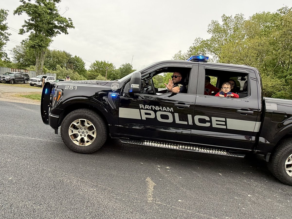 Raynhampd's tweet photo. Thank you to all who participated or attended this year‘s Memorial Day parade! https://t.co/9kH8LqASyO