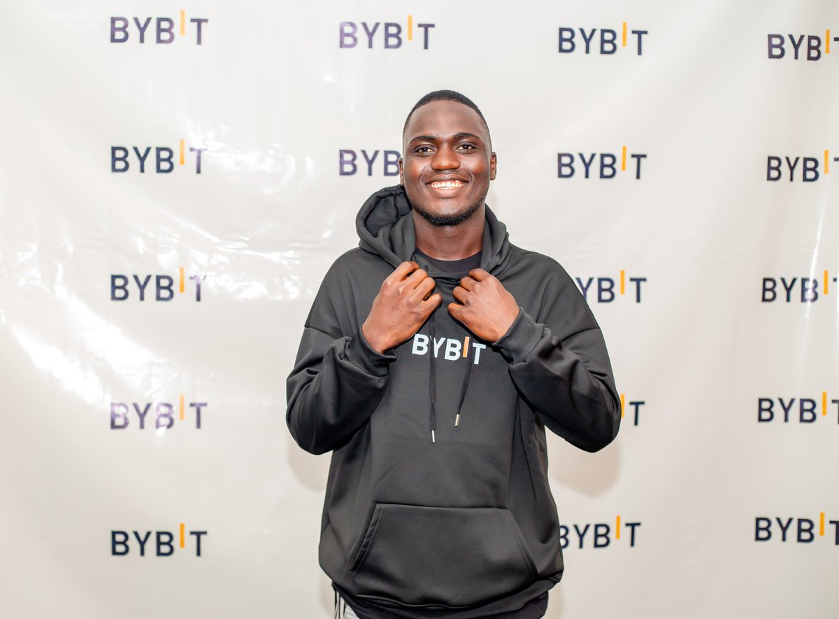 Idellphonse's tweet photo. Le Bénin a marqué l’histoire 🇧🇯
Fier d’avoir participé en tant qu’Ambassadeur de Bybit au tout premier Meetup Bybit francophone à Cotonou.
Une énergie incroyable, une belle communauté et un grand pas pour le Web3 en Afrique francophone 🚀
#Bybit #Crypto #Web3 #Benin #P2P https://t.co/2UfY5lEODz